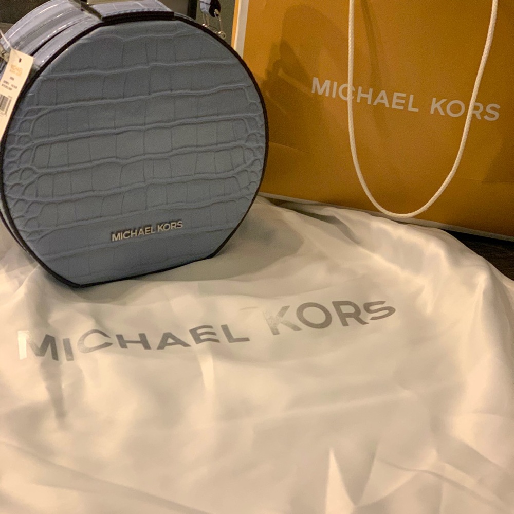 Michael kors cross body